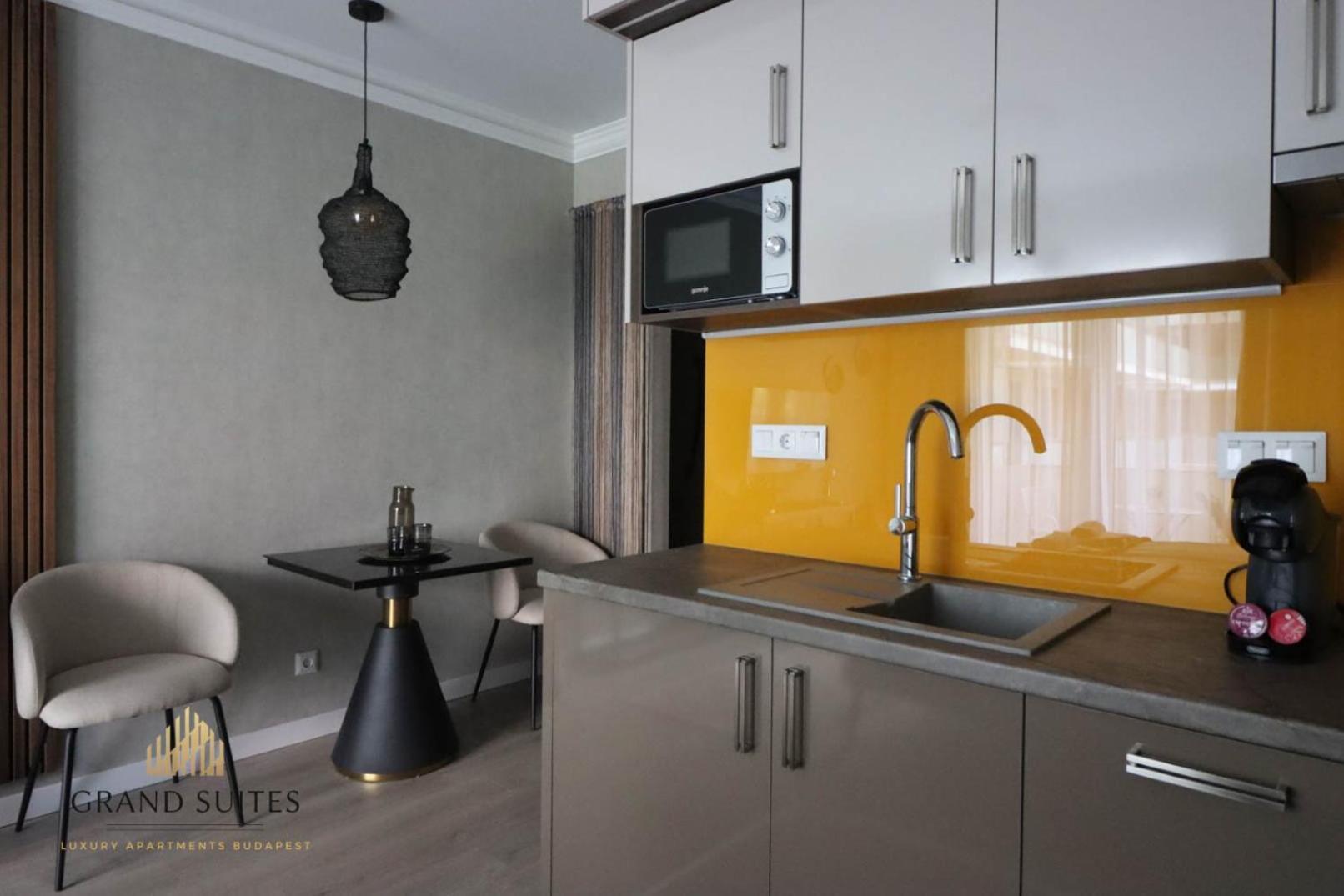 Grand Suites Promenade Будапеща Екстериор снимка