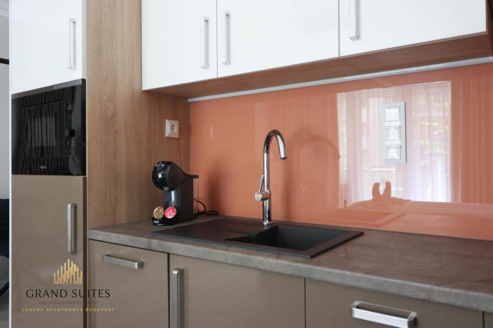 Grand Suites Promenade Будапеща Екстериор снимка